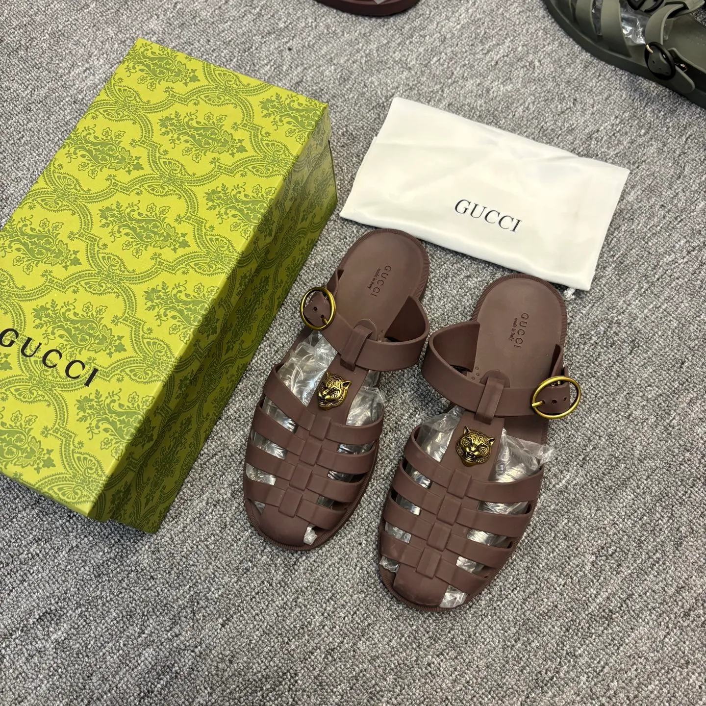 Men's shoes 260💰 [Gucci] Counter quality, top-quality original goods, real photos! Original TPU material, fine workmanship, comfortable; genuine 1:1 replica Size: 38 ~ 46